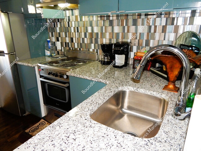 Foto del edificio - 1410 Jefferson Ave