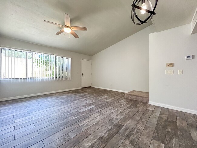 Building Photo - 2508 SW 35th Pl