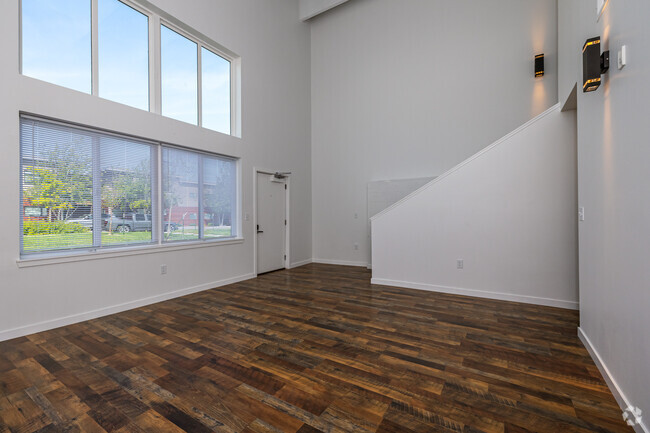 2BR, 1BA - 1,000 SF - 401 Charlotte Lofts