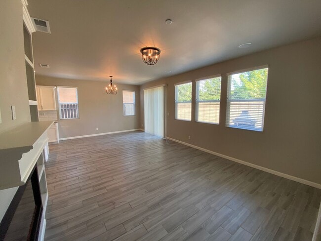 Building Photo - Stunning Clovis home available now!