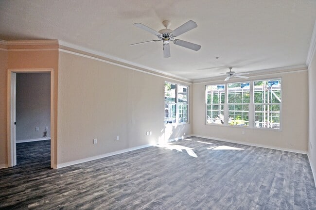 Building Photo - 4142 Central Sarasota Pkwy