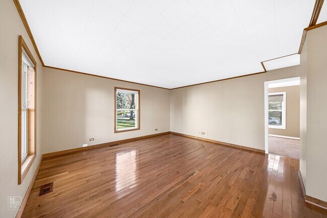 Foto del edificio - Beautiful End Unit Townhome with Garage!