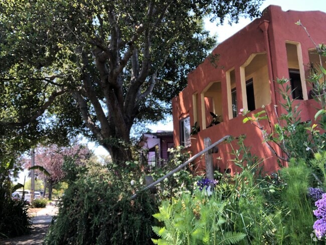 Building Photo - 1339 Blake St
