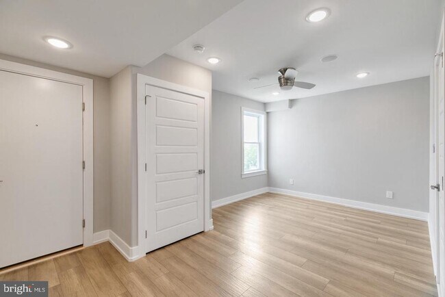 Foto del edificio - 419 W Cumberland St