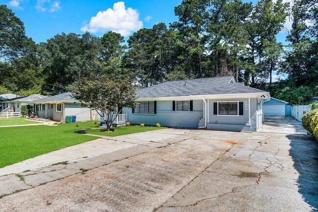 Building Photo - 3440 Lark Ln