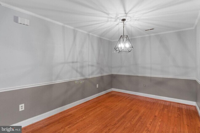 Building Photo - 118 Brittany Ct