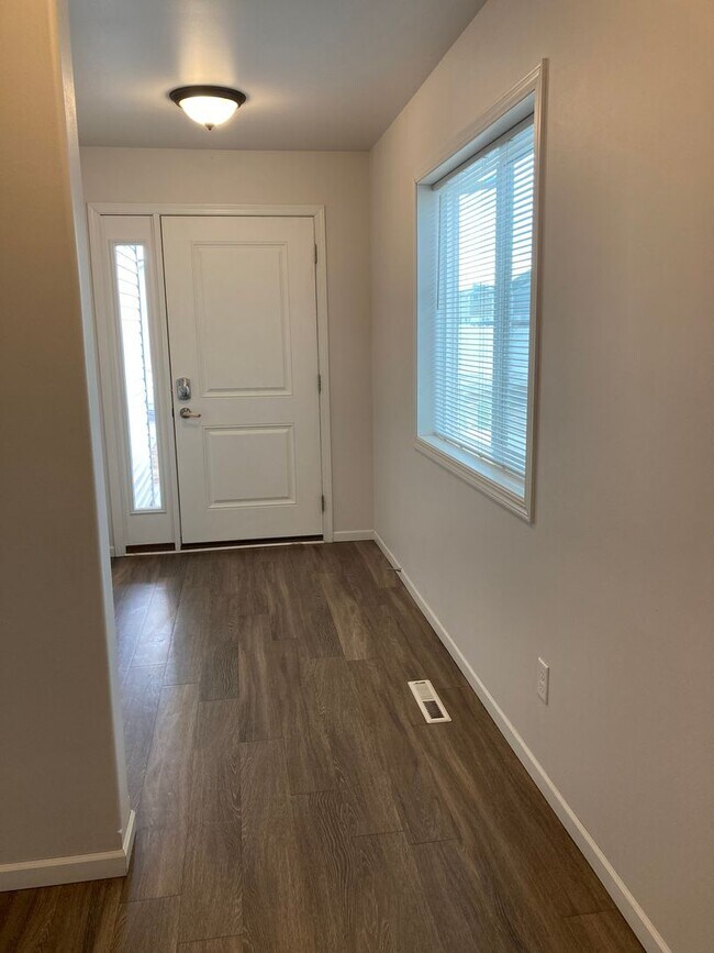 Foto del edificio - 3 Bed 3 Bath Twin Home