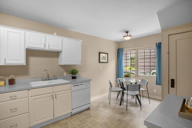 Foto del edificio - 2713 SE Main St