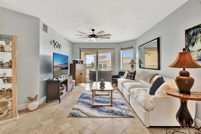 Photo - 975 NW Flagler Ave Apartment