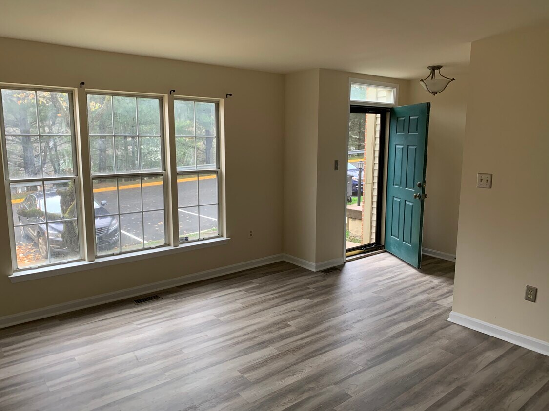 15435 Windsong Ln, Montclair, VA 22025 Townhome Rentals in Montclair