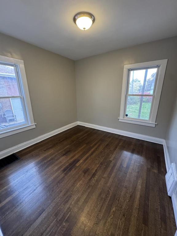 Foto del edificio - 14633 Turner Ave