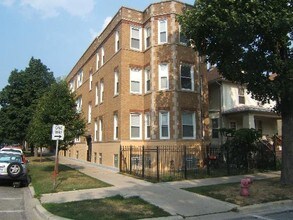 Building Photo - 3436 W Leland Ave