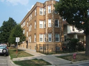 Building Photo - 3436 W Leland Ave
