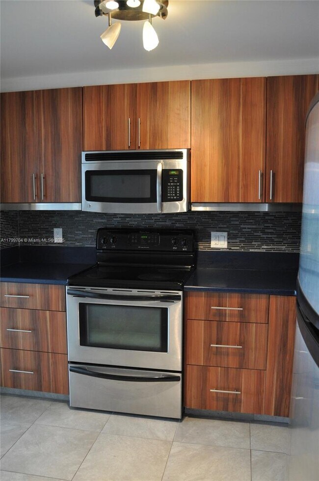 Building Photo - 13499 Biscayne Blvd