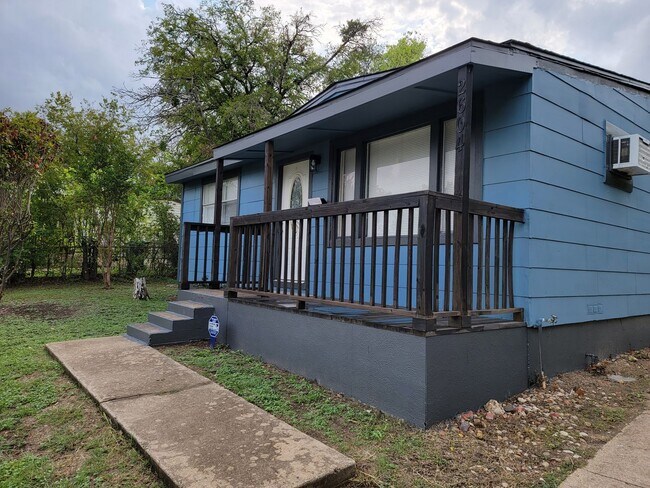 Foto del edificio - 2604 Terrace Dr