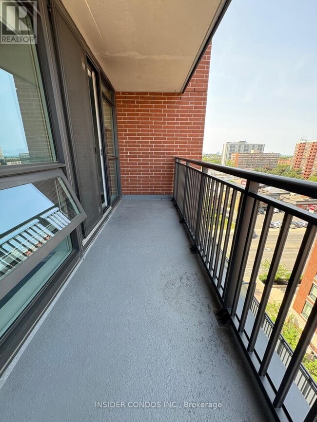 Building Photo - 800-800 Lawrence Ave W