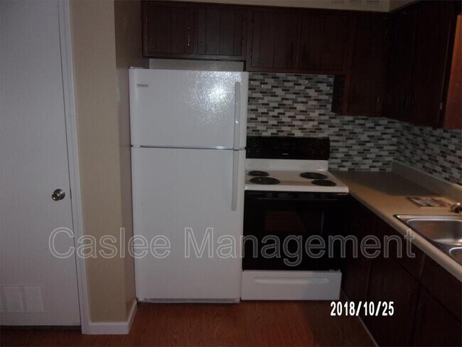 Foto del edificio - 485 Brentwood Dr
