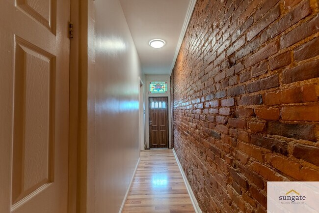 Foto del edificio - 3921 Mt Pleasant Ave