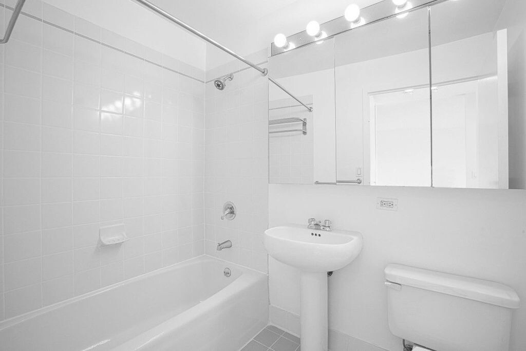 Building Photo - Alcove studio located in luxury building