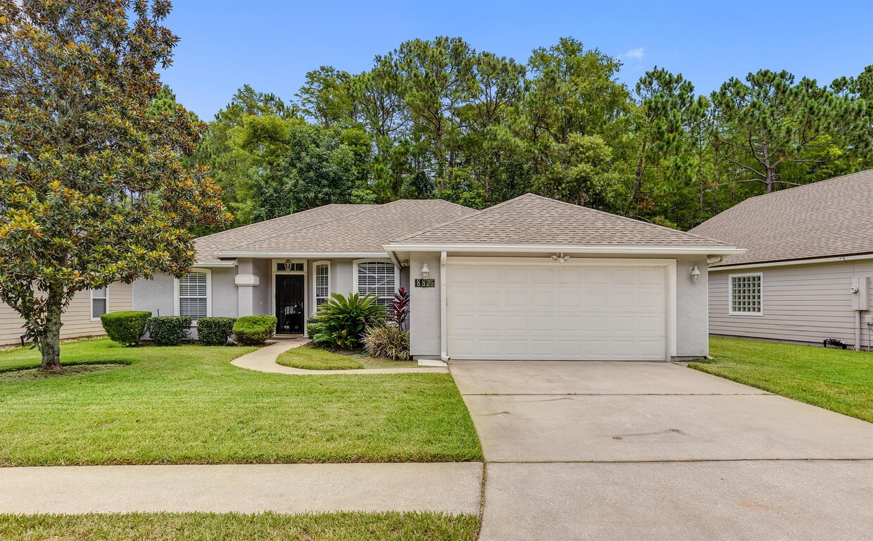 Foto principal - 8825 Canopy Oaks Dr