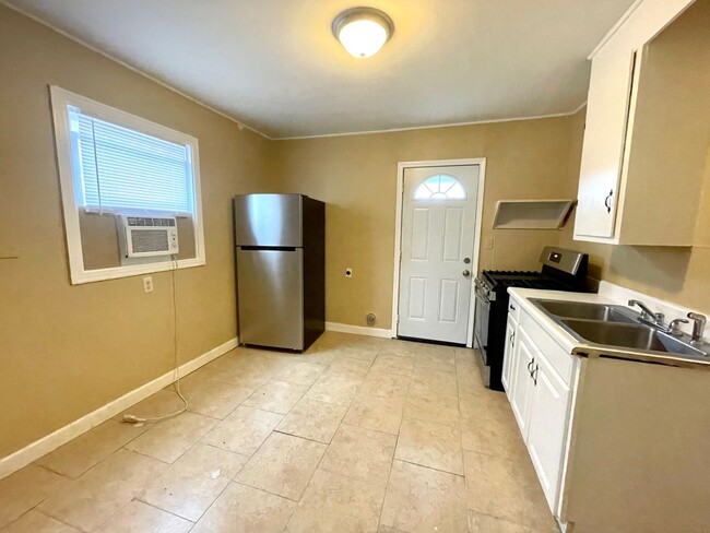 Building Photo - A place to call your own ** Section 8 appr...