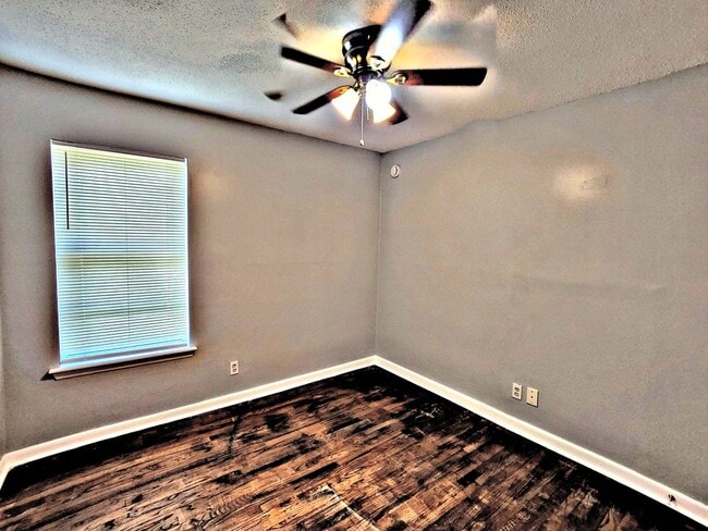 Building Photo - HOUSE FOR RENT - DECATUR