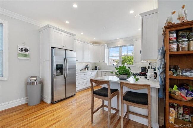 Foto del edificio - 545 E Fulton St