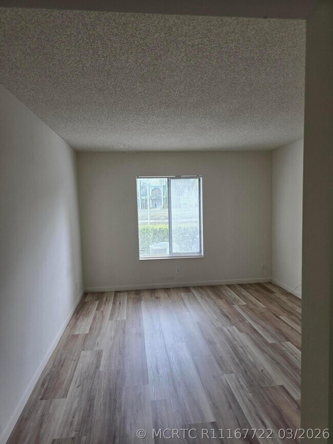 Foto del edificio - 1106 Green Pine Blvd