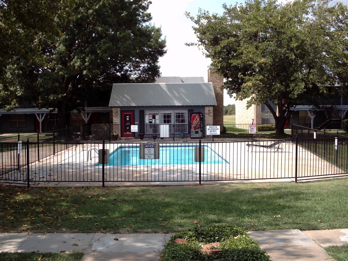 1451 Colquitt Rd Unit 102, Terrell, TX 75160 Apartment for Rent in