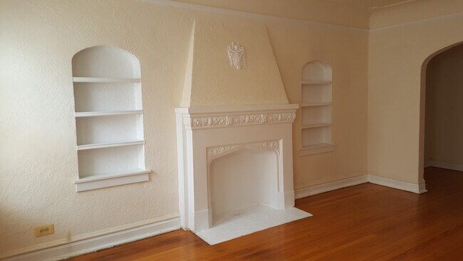 Foto del edificio - 6321 N Mozart St