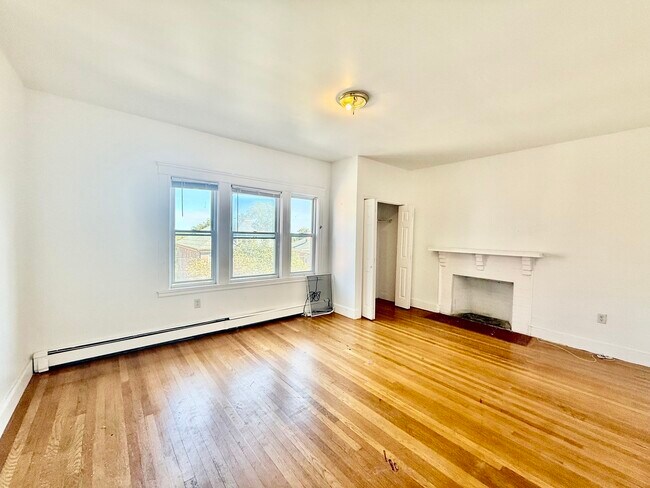 Foto del edificio - 62 Algonquin Rd