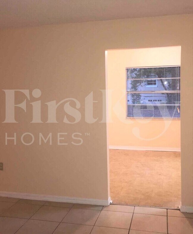 Foto del edificio - 6825 Derrick Dr