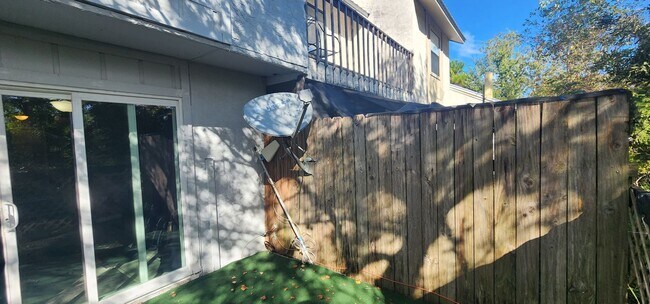 Foto del edificio - First two weeks for approved applicant.