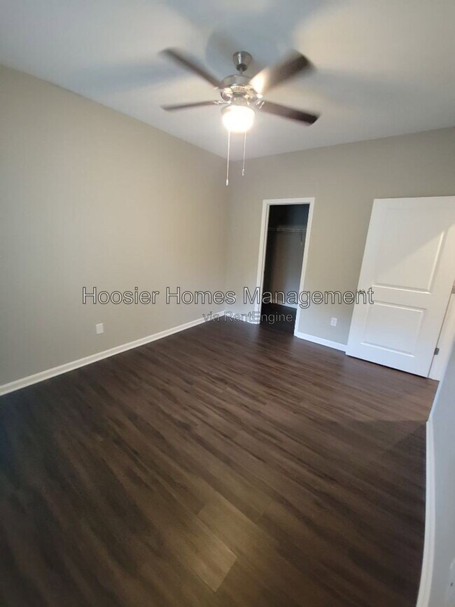 Foto del edificio - 5636 Brownstone Dr