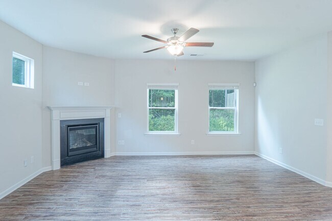 Building Photo - 108 Bryon Ln