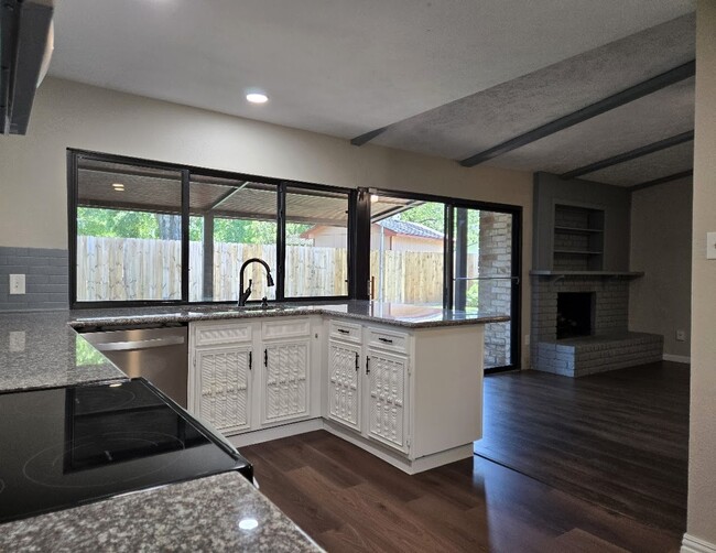 Building Photo - 4055 Cypressdale Dr