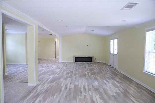 Building Photo - 1663 Daves Creek Dr