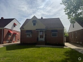 Building Photo - 5533 Beechwood Ave