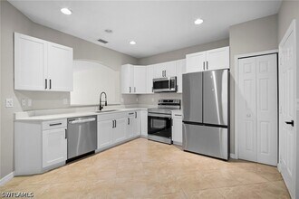 Building Photo - 9648 Roundstone Cir