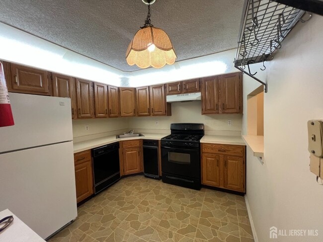 Building Photo - 72 Joyner Ct