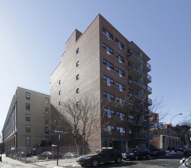 Foto del edificio - 2716 41st Ave