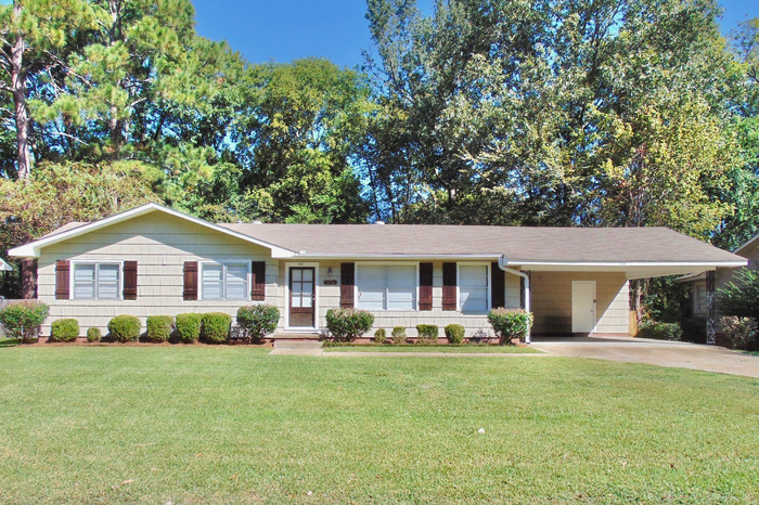 Foto principal - Beautiful Home in Jackson, MS