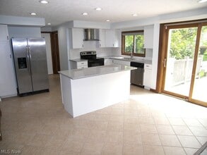 Building Photo - 32156 S Roundhead Dr