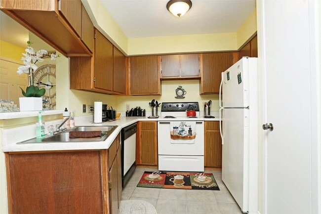 Building Photo - 2626 Holly Hall St