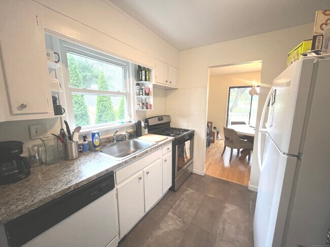 Building Photo - 258 Ruane St