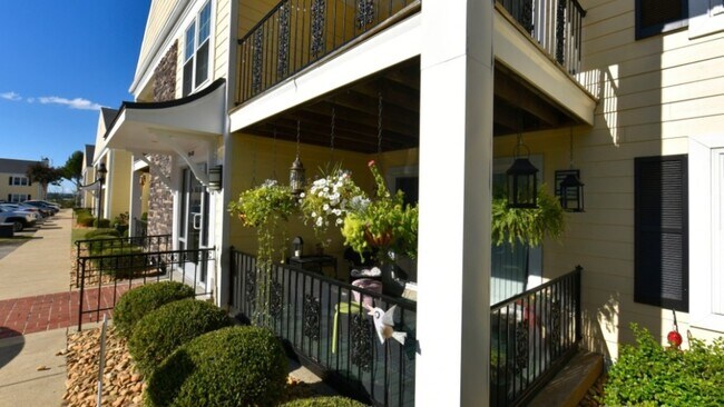 Building Photo - 79 Highwood Pl
