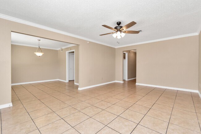 Foto del edificio - 15616 Weldon Dr
