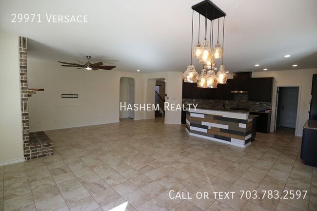 Building Photo - 29971 Versace-