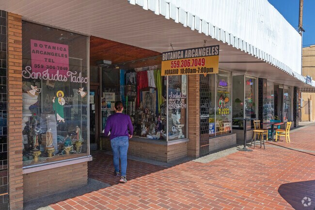 There are many shops and services available in Sanger.