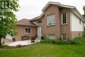Building Photo - 870 Minto Ave